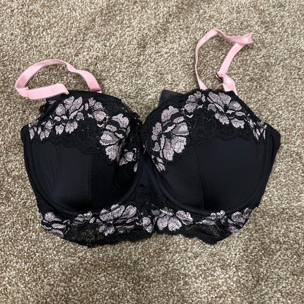 Adore Me Sexy Black/Pink Bra Size‎ 36DD New
